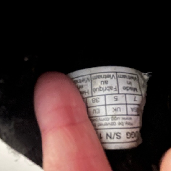 Ultra Low Uggs - Picture 8 of 8